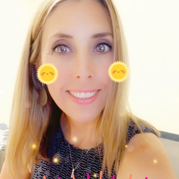 Meet your Posher, Crystal - Picture 2 of 2